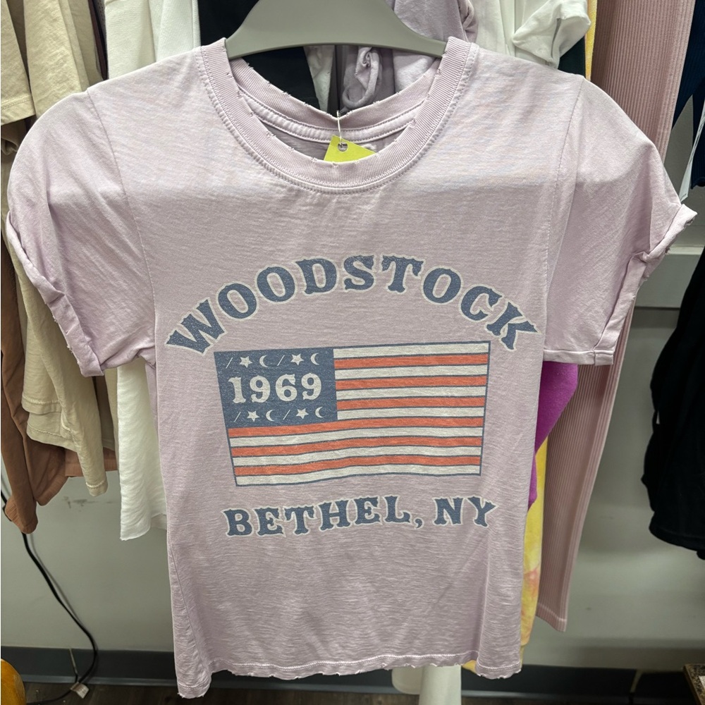 Woodstock 1969 Graphic Tee in Light Purple